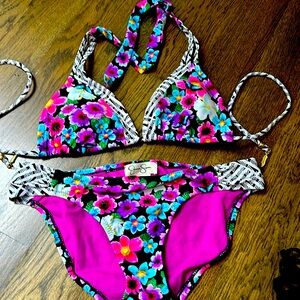 Jessica Simpson Women’s Two Piece Swimsuit